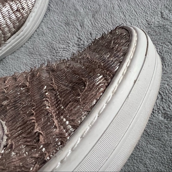 AGL Attilio Giusti Leombruni Textured Fringe Leather Slip-On Sneakers Platinum - Picture 11 of 13